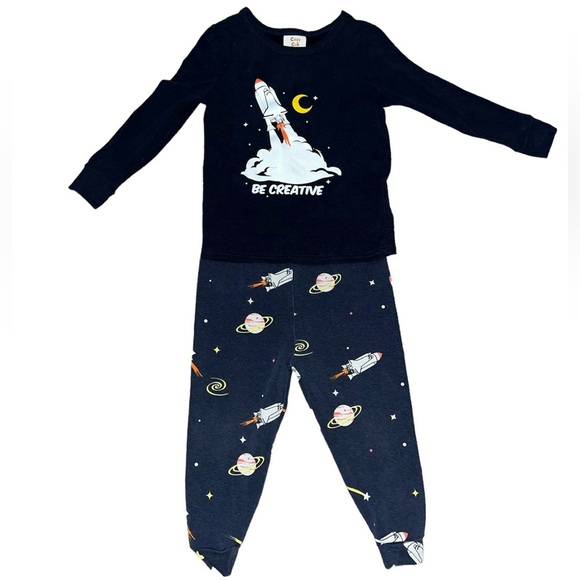 ⭐️3/$15⭐️Cozy Cub Spaceship Pajamas - Picture 1 of 2